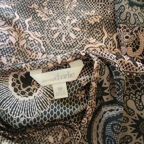 Charming Charlie Black Mauve Paisley Evening Blouse with Back Cut Out in Size M - Picture 4 of 4